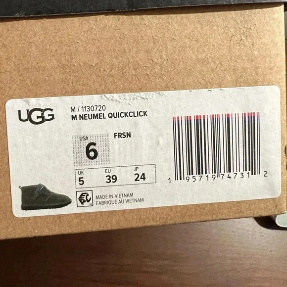 UGG Neumel QuickClick Chukka Boots - Suede (For Men size 6 Women size 7) - Picture 10 of 10
